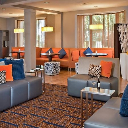 Готель Courtyard By Marriott Фредерік Ресторан фото