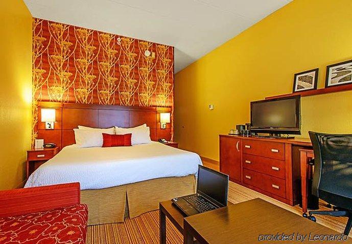 Готель Courtyard By Marriott Фредерік Номер фото